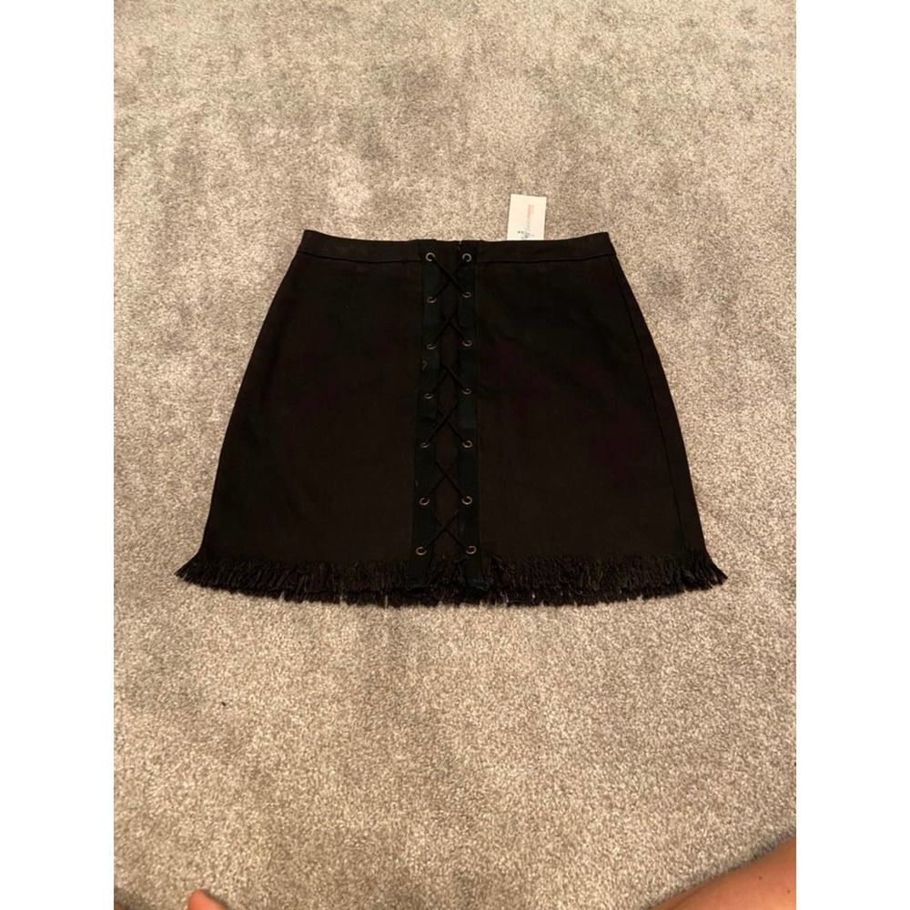 Black‎ skirt lace up medium